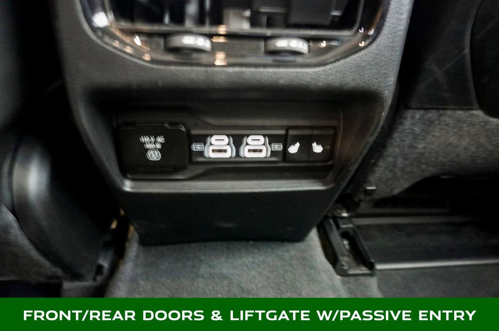 Used 2023 Jeep Grand Cherokee Limited w/ Luxury Tech Group II image 10