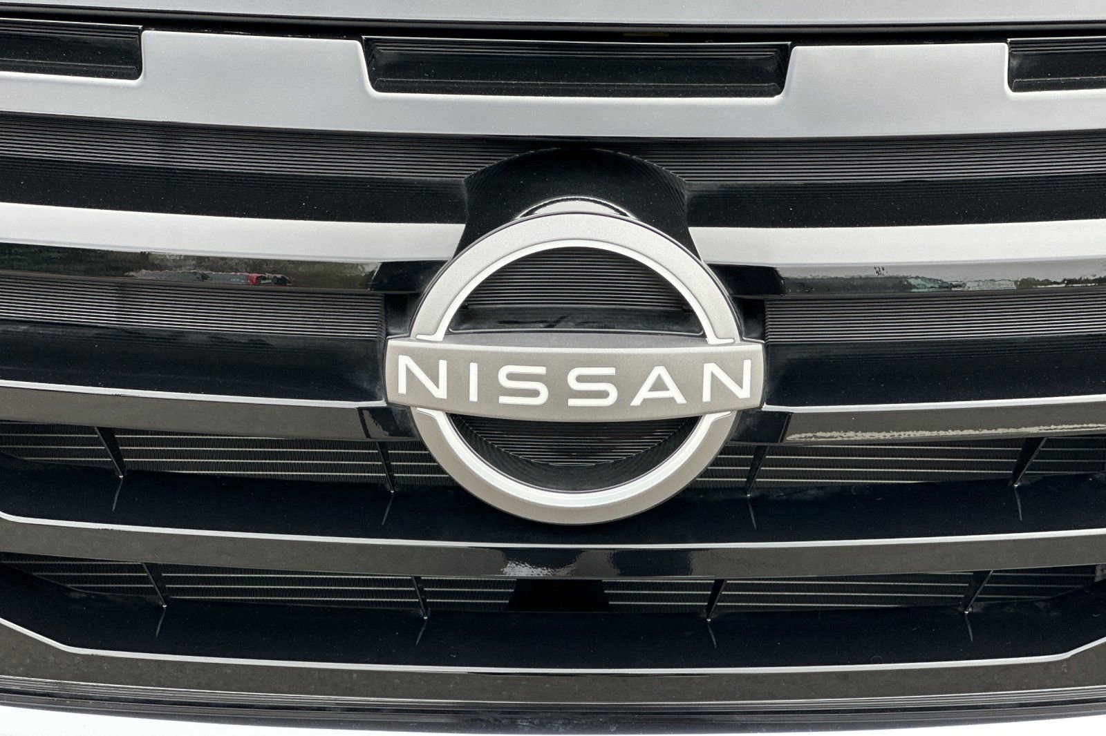 Certified 2025 Nissan Pathfinder SV image 47