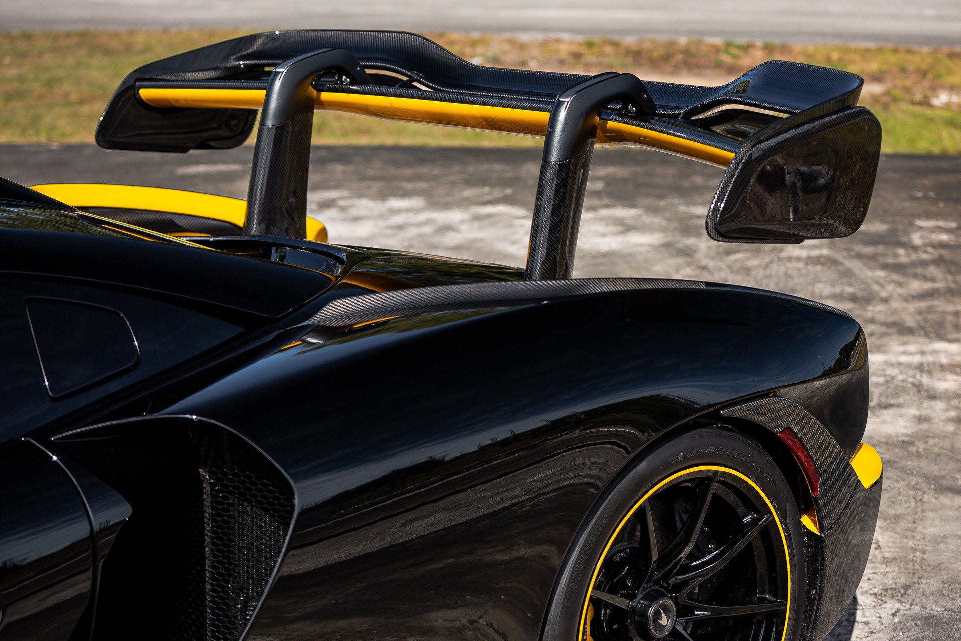 Used 2019 McLaren Senna image 15