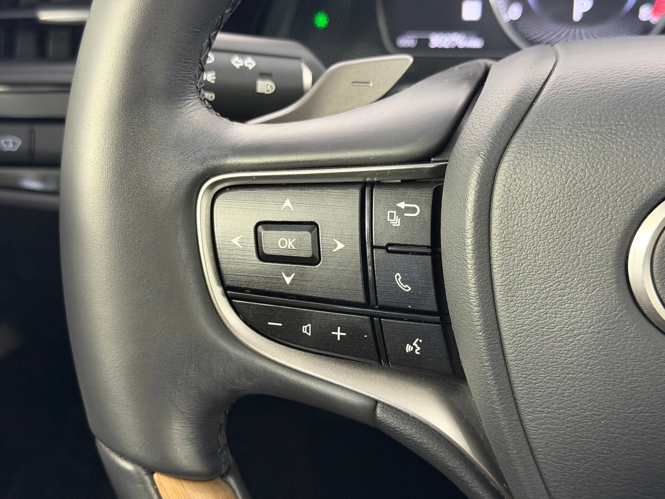 Used 2024 Lexus ES 350 w/ Technology Package image 15