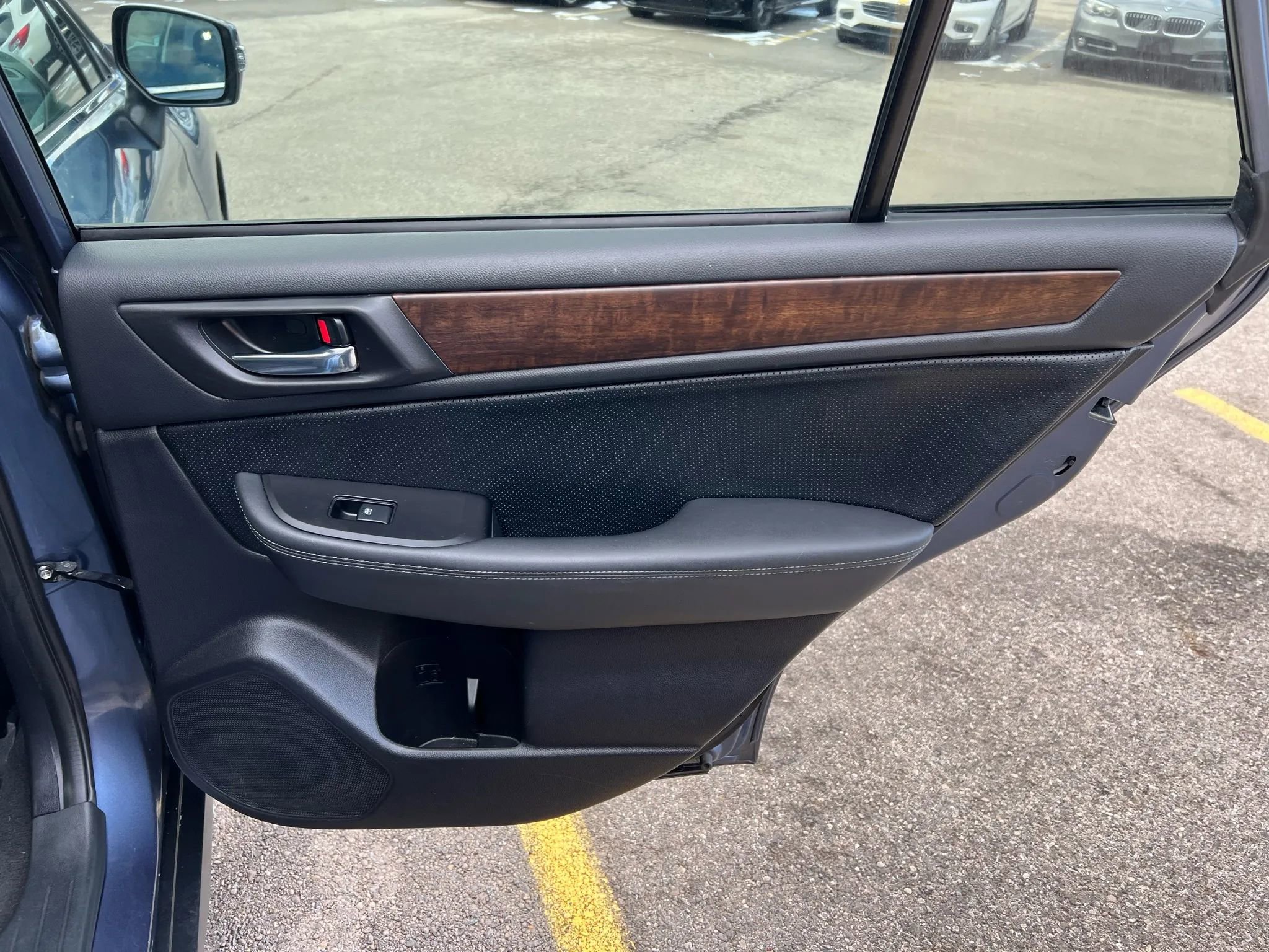 Used 2015 Subaru Outback 2.5i Limited image 23