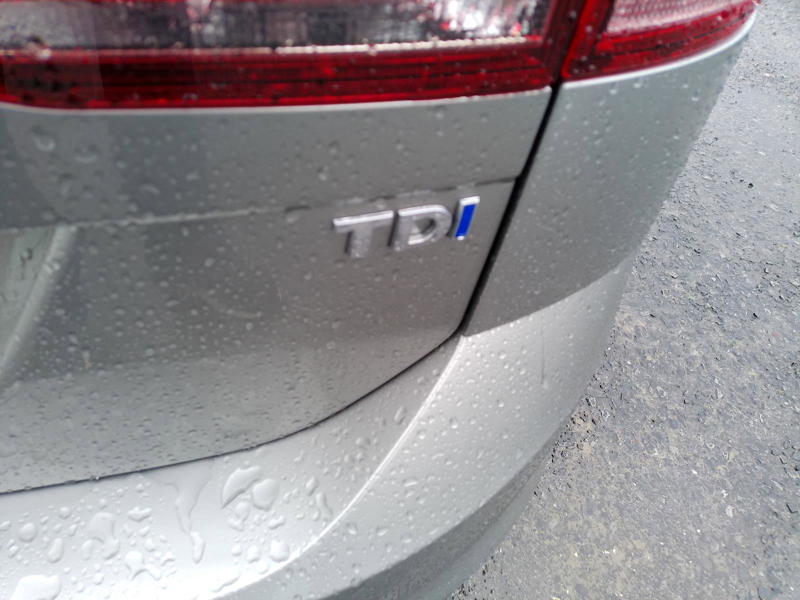 Used 2015 Volkswagen Golf TDI S FWD image 36