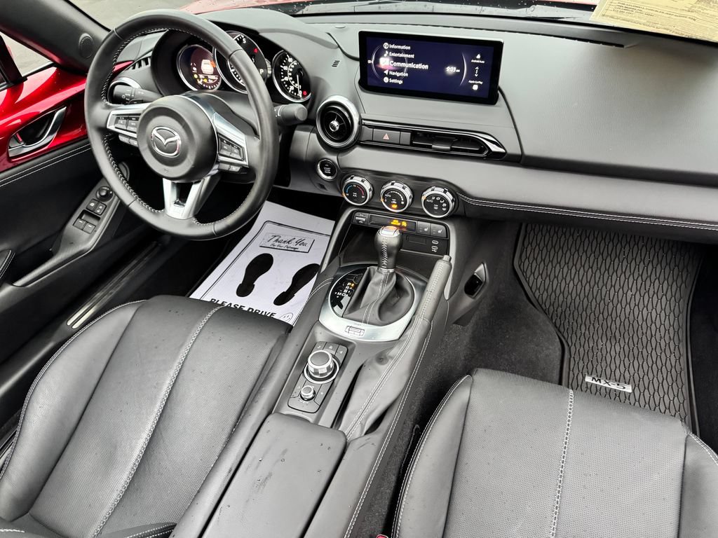 Used 2024 MAZDA MX-5 Miata RF Grand Touring RWD image 15