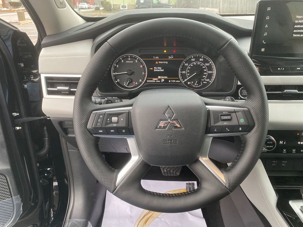 New 2026 Mitsubishi Outlander SE image 15