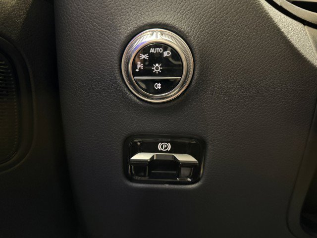 Used 2024 Mercedes-Benz GLC 300 4MATIC image 22