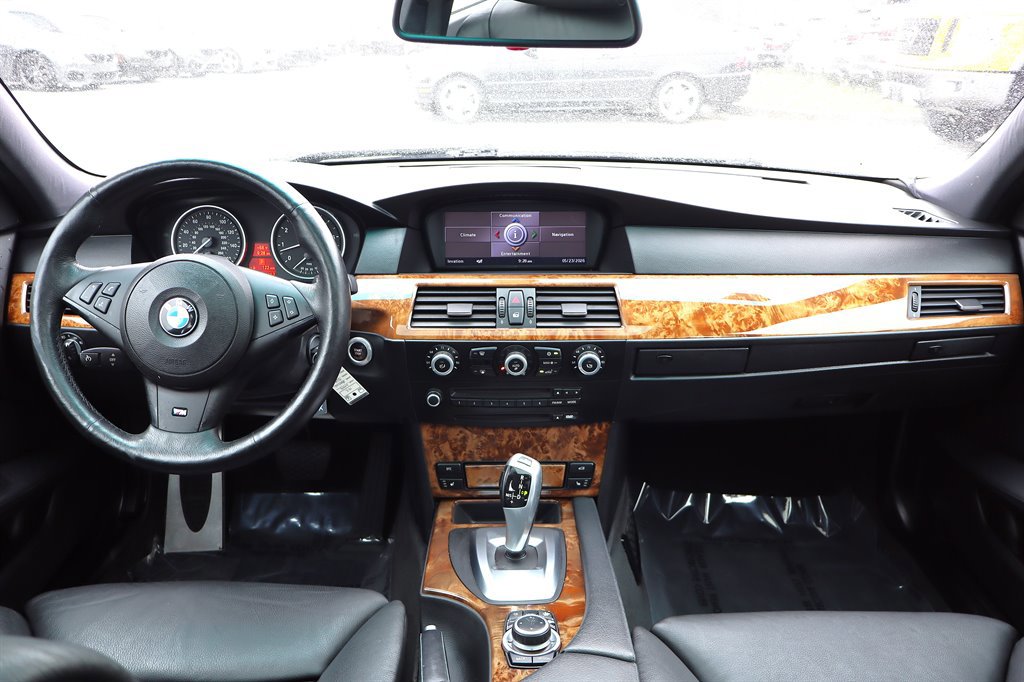 Used 2009 BMW 528i xDrive Sedan AWD/4WD image 11