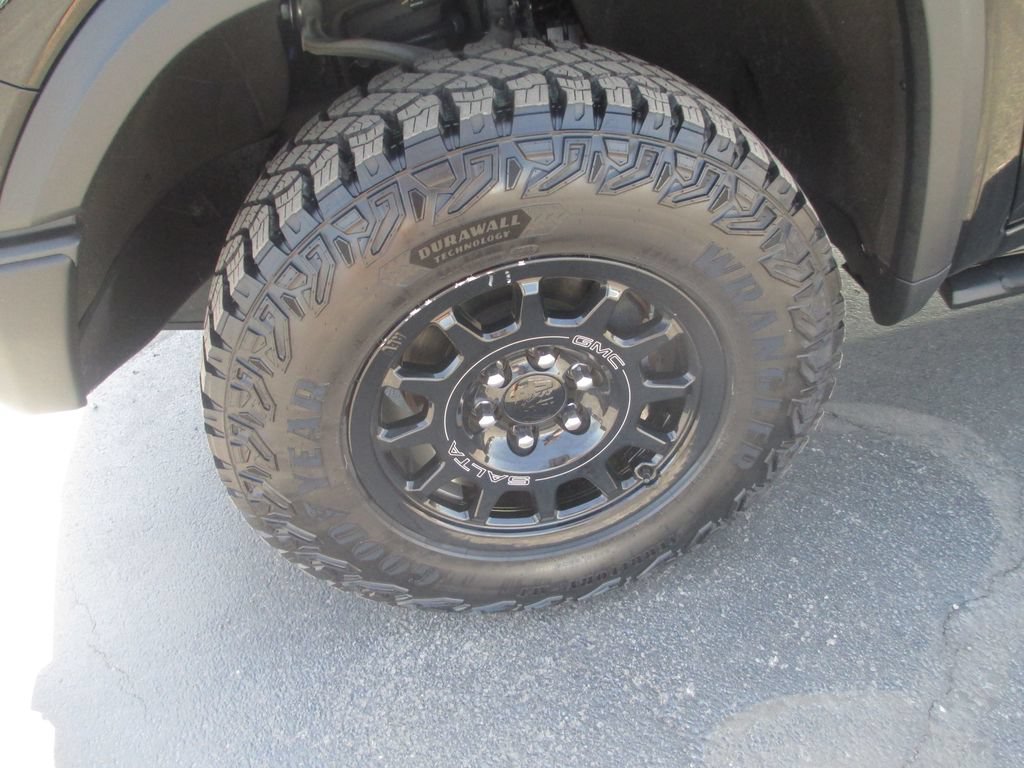 Certified 2024 GMC Sierra 1500 AT4X w/ AT4X AEV Edition AWD/4WD image 15