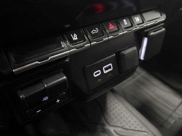 Certified 2025 Chevrolet Silverado 2500 Custom w/ Custom Convenience Package image 27