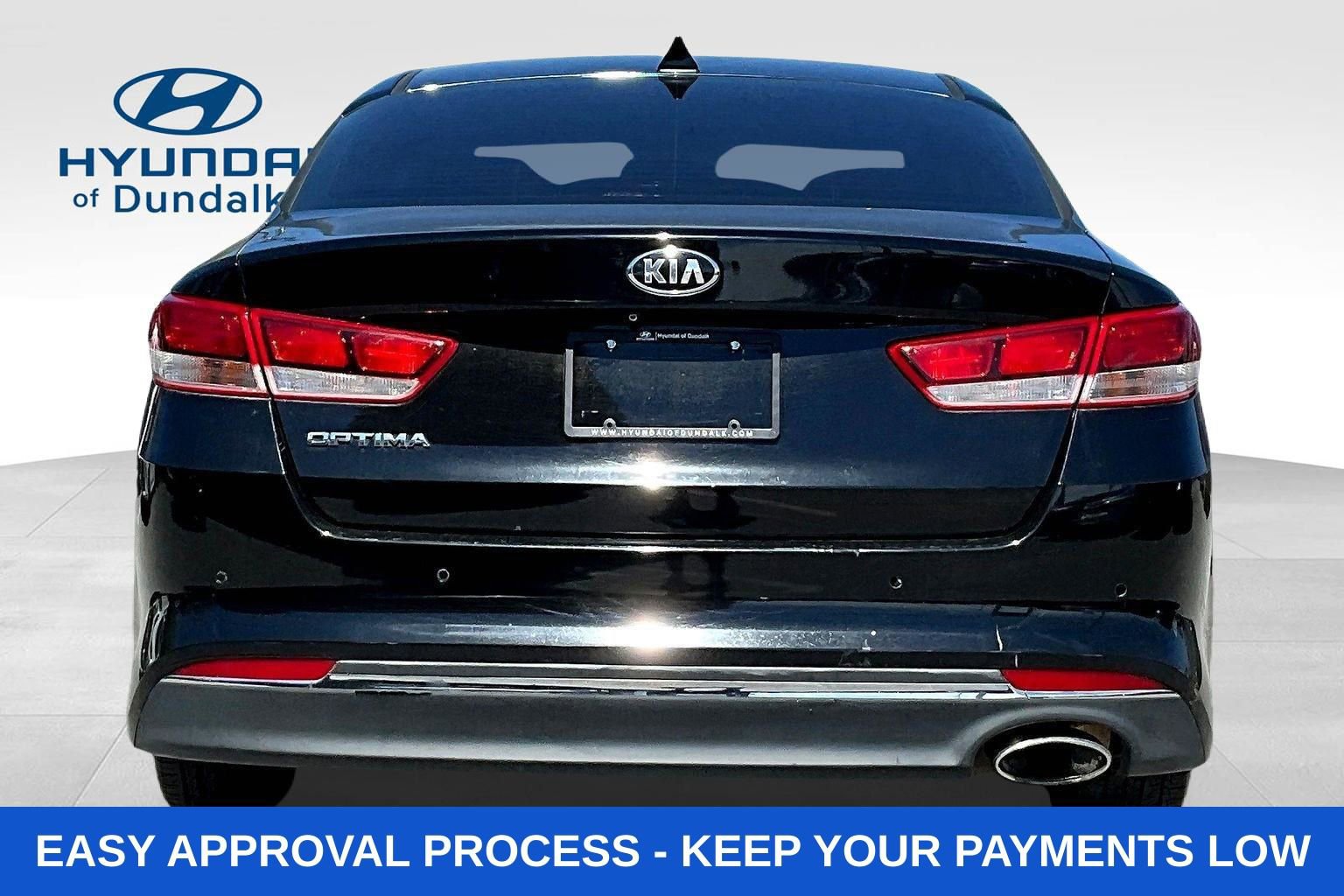 Used 2018 Kia Optima LX w/ 17" Alloy Wheels Package FWD image 3