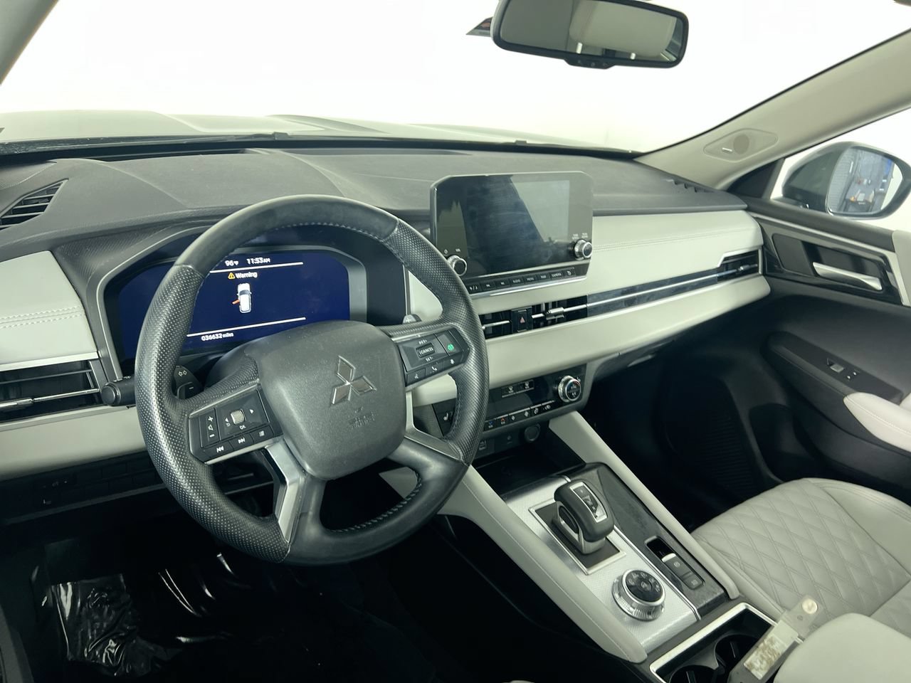 Used 2024 Mitsubishi Outlander SEL FWD image 23