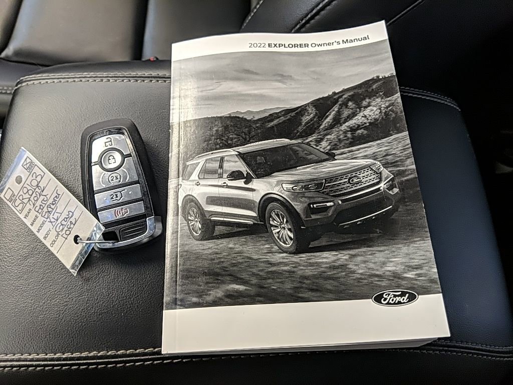 Used 2022 Ford Explorer XLT w/ Equipment Group 202A image 31