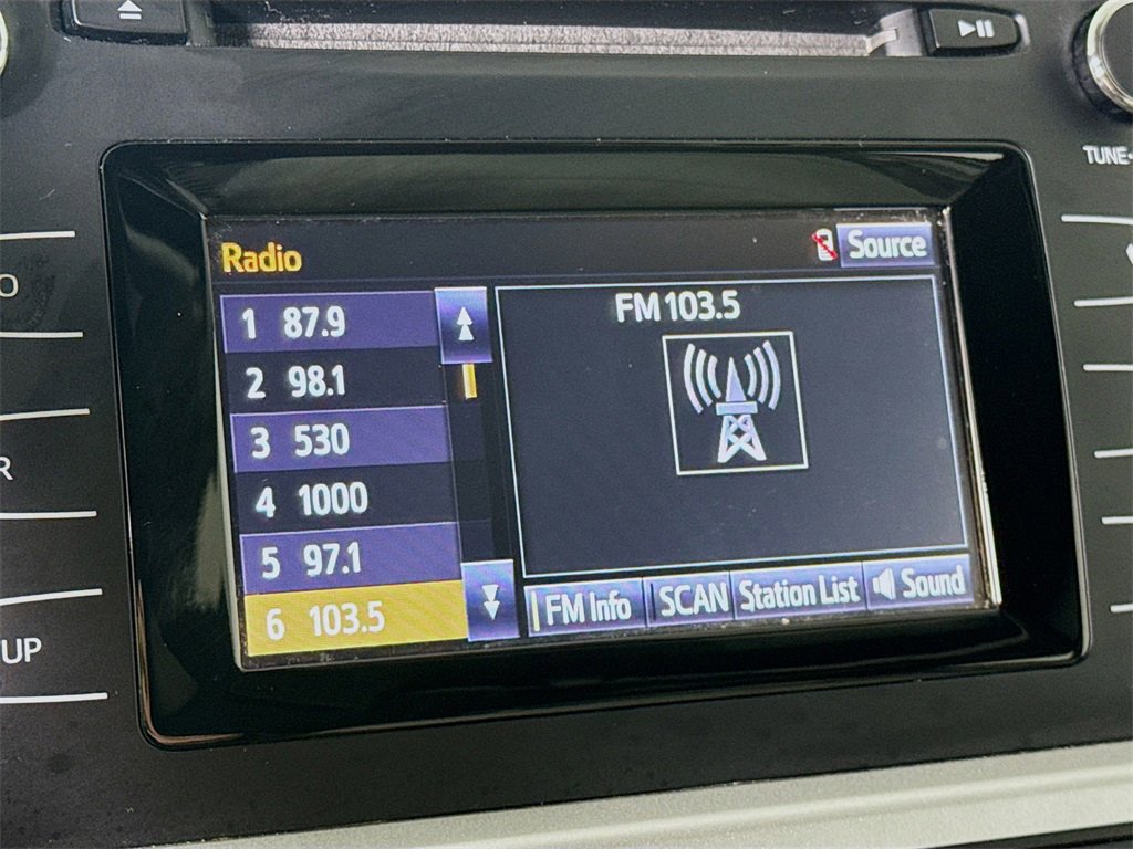 Certified 2019 Toyota Highlander LE image 7