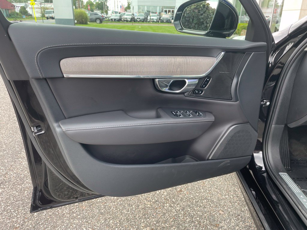 Certified 2025 Volvo S90 B6 Ultra AWD/4WD image 21