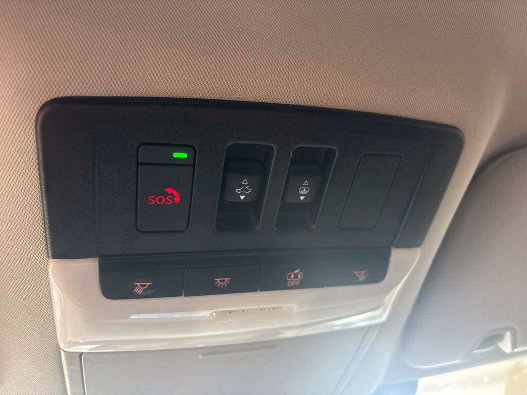 Used 2025 Nissan Pathfinder Platinum w/ Cargo Package AWD/4WD image 49