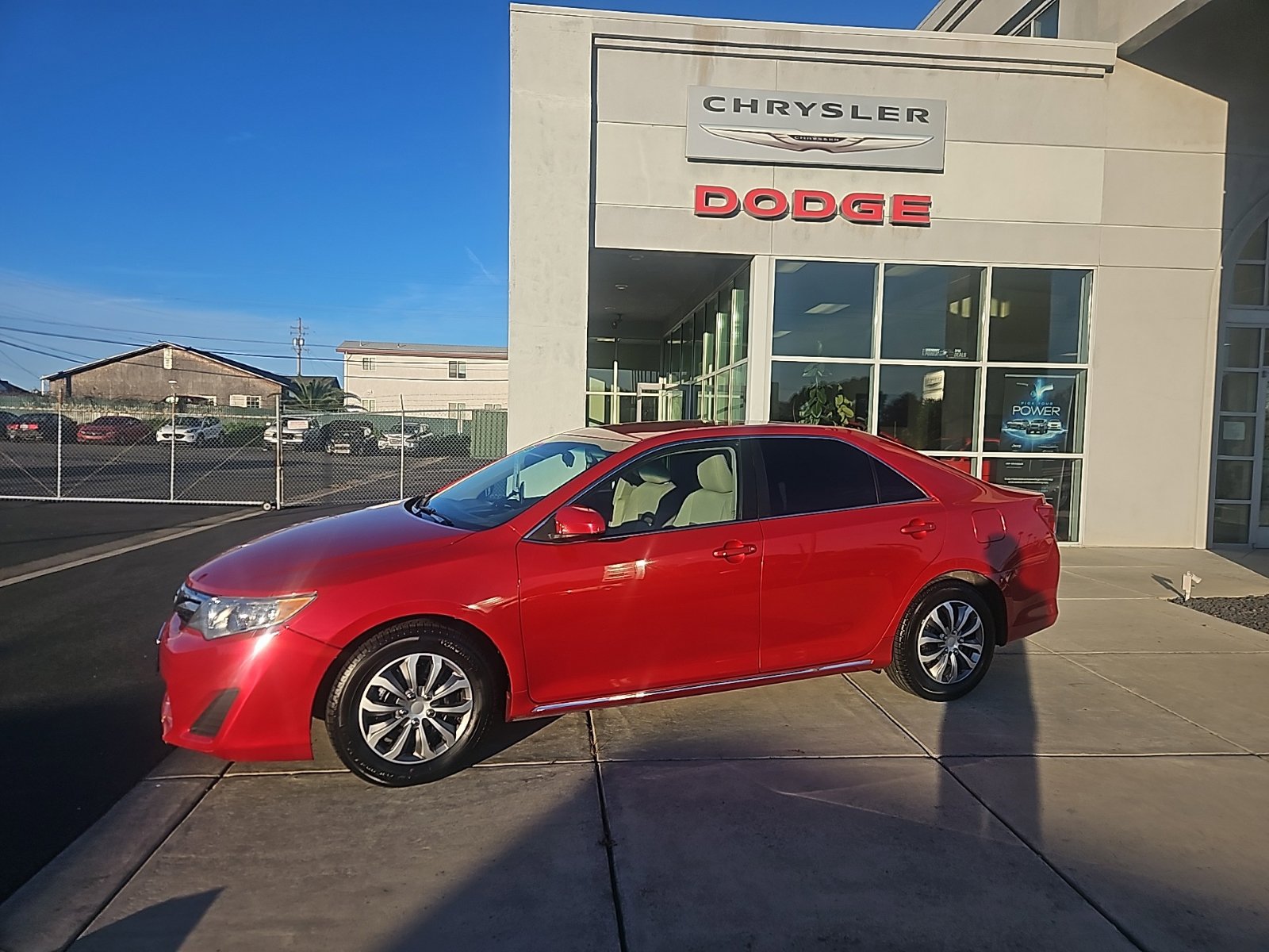 Used 2012 Toyota Camry LE image 2