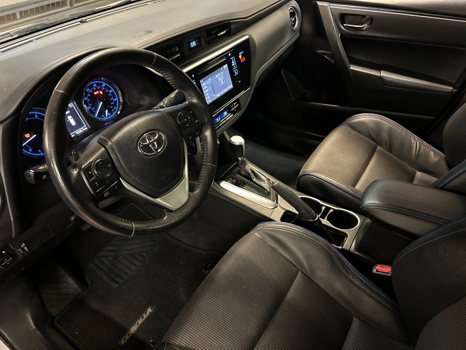 Used 2019 Toyota Corolla SE w/ Carpet Mat Package (TMS) FWD image 9