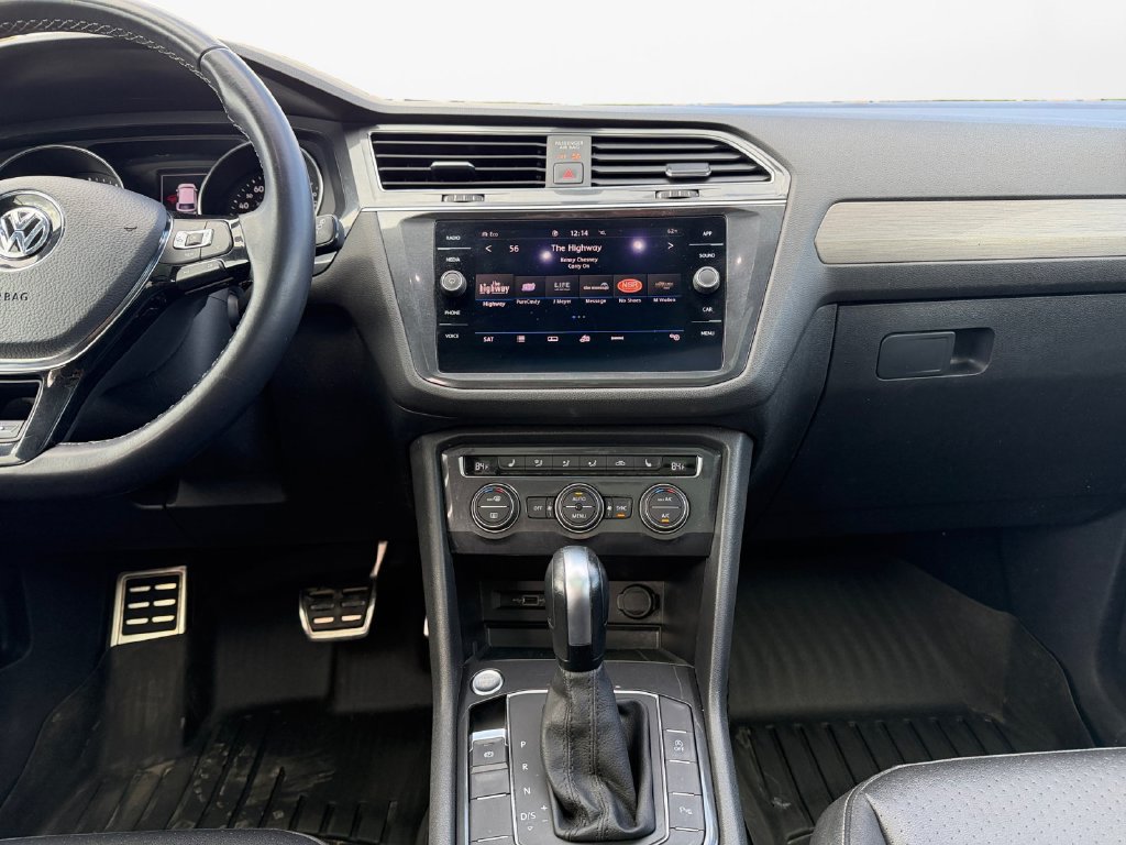 Used 2020 Volkswagen Tiguan SE R-Line AWD/4WD image 11