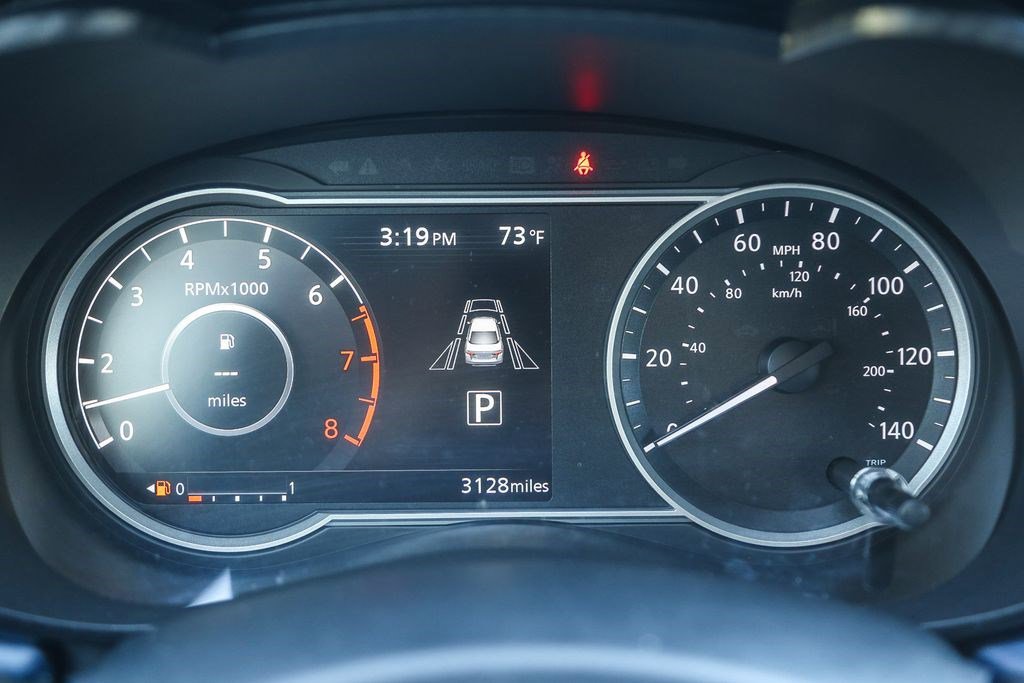 Used 2025 Nissan Versa SV w/ Trunk Package FWD image 21
