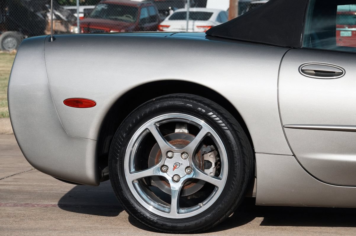 Used 2002 Chevrolet Corvette Convertible w/ Preferred Equipment Group2 RWD image 23