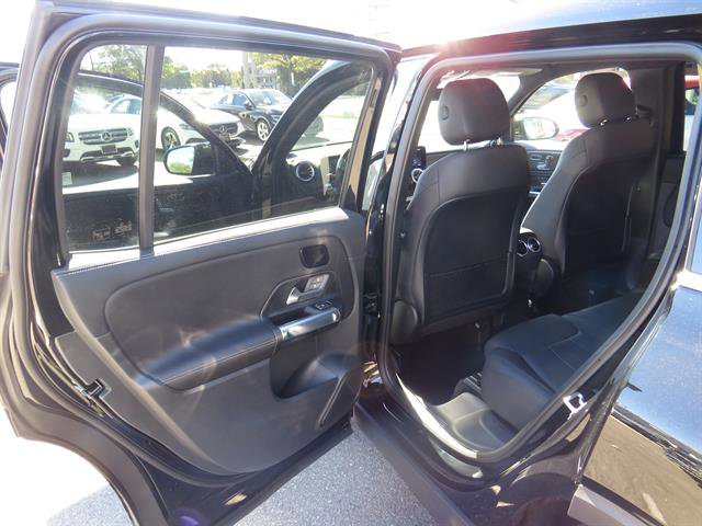 Used 2025 Mercedes-Benz GLB 250 4MATIC image 21