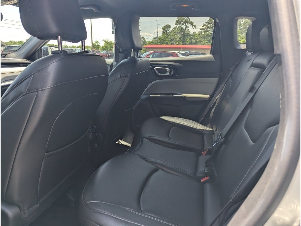 Used 2025 Jeep Compass Limited AWD/4WD image 12