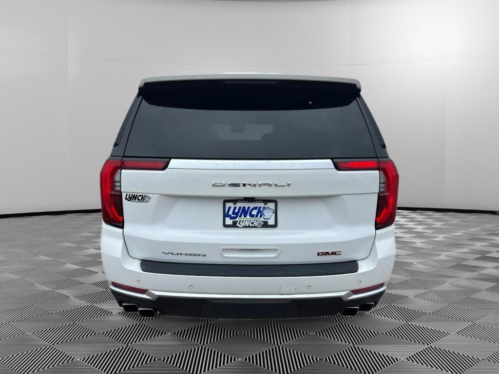 Used 2025 GMC Yukon XL Denali AWD/4WD image 4