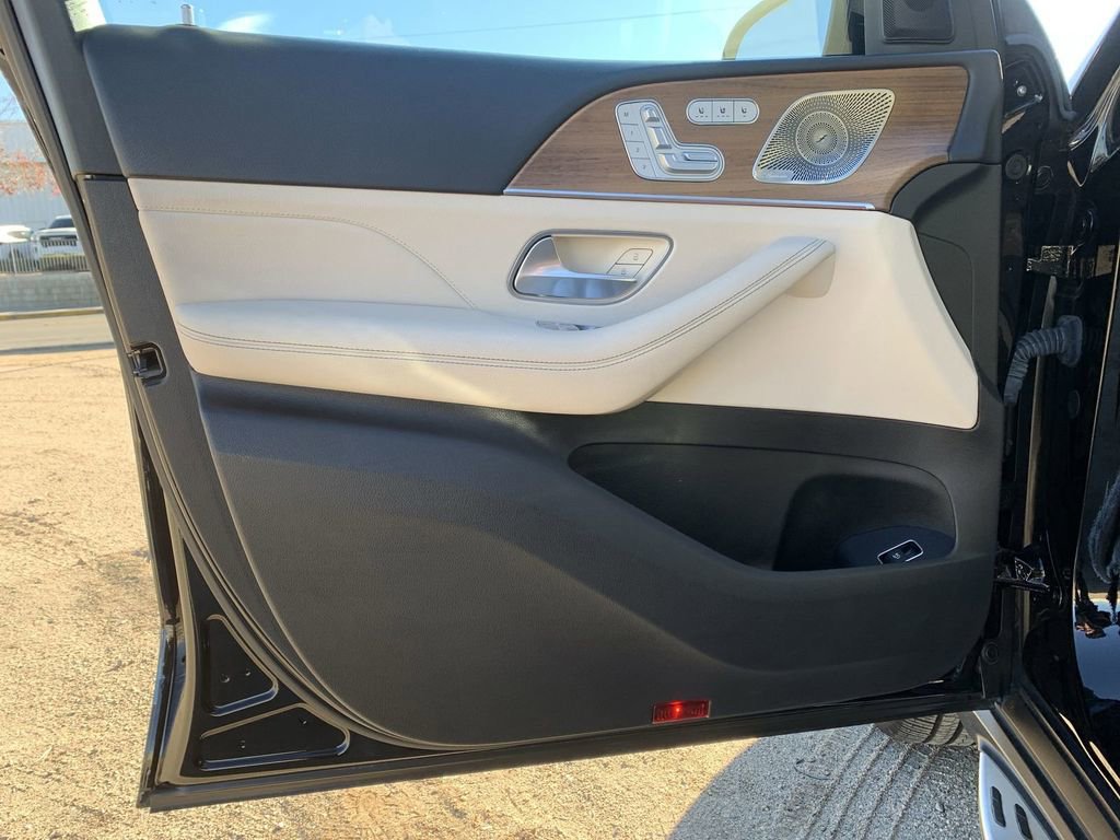 Used 2021 Mercedes-Benz GLS 450 4MATIC image 20