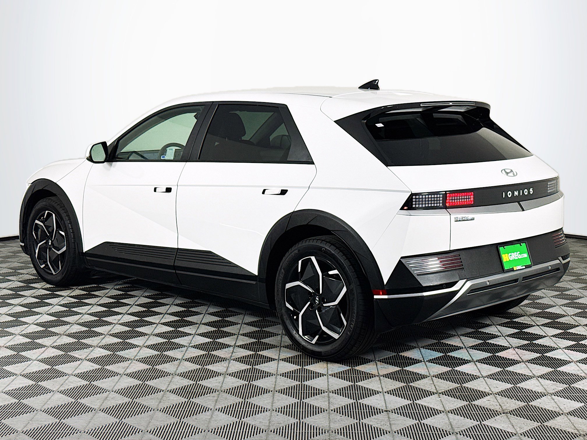 Used 2024 Hyundai Ioniq 5 SEL image 6