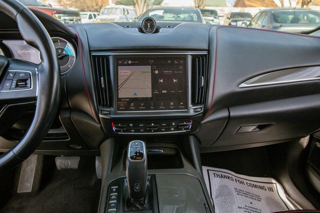 Used 2021 Maserati Levante GranLusso image 15