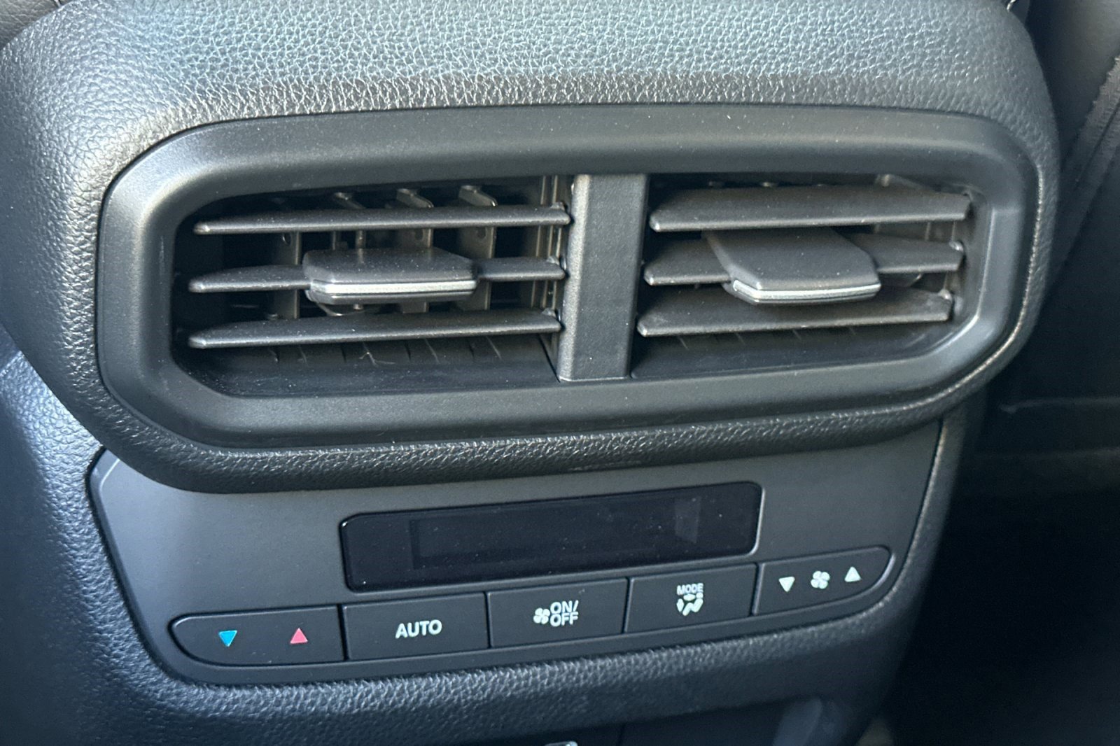 Used 2025 Honda Pilot EX-L image 16