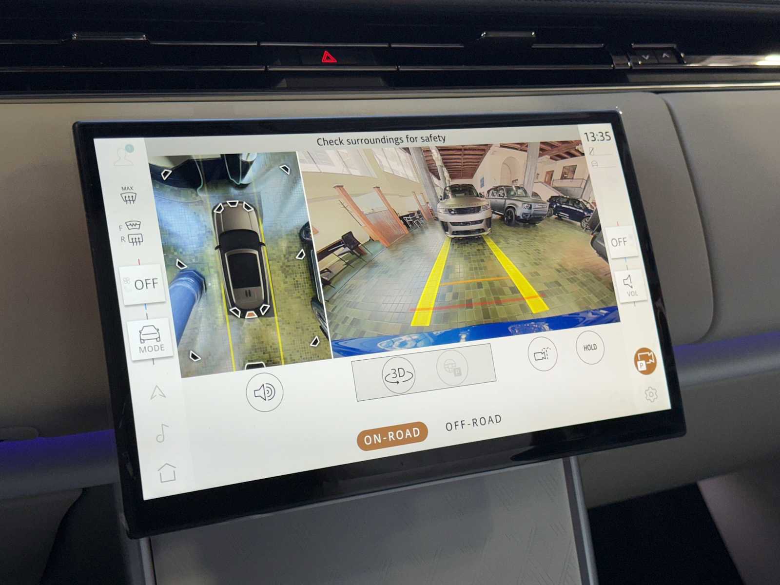 New 2025 Land Rover Range Rover SV image 28