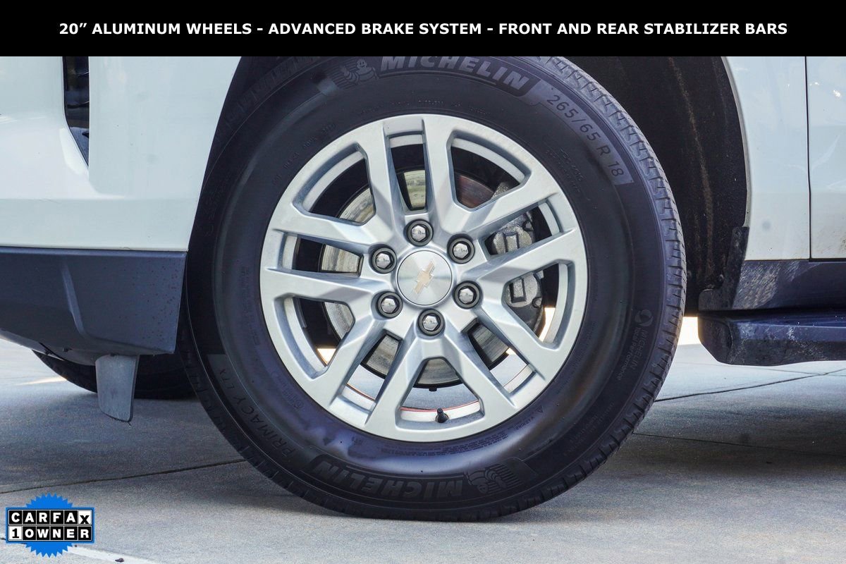 Used 2024 Chevrolet Suburban LT image 3