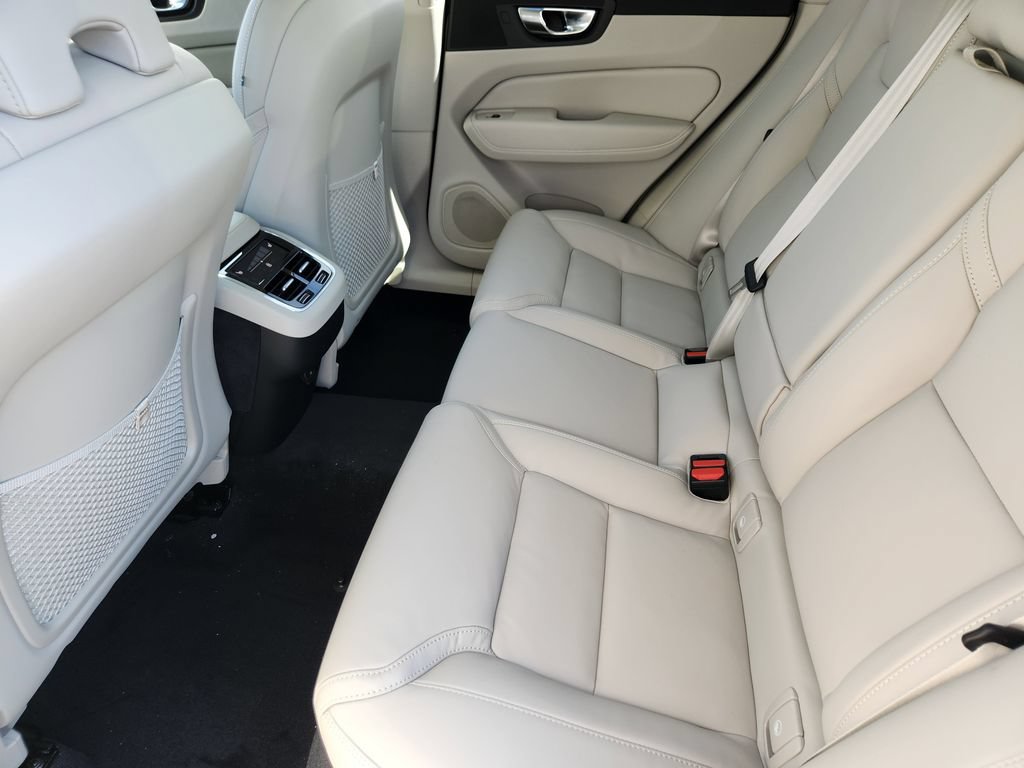 New 2026 Volvo XC60 B5 Ultra w/ Climate Package AWD/4WD image 19