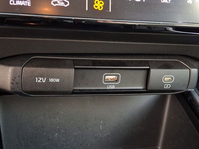 Certified 2023 Kia Niro LX image 26