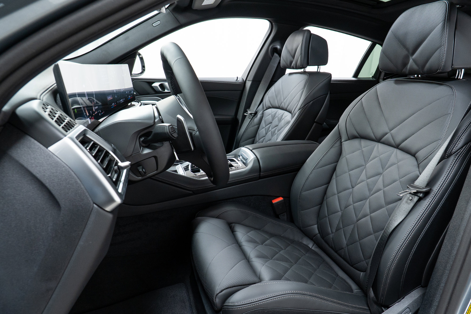 Used 2026 BMW X6 xDrive40i w/ Climate Comfort Package AWD/4WD image 13