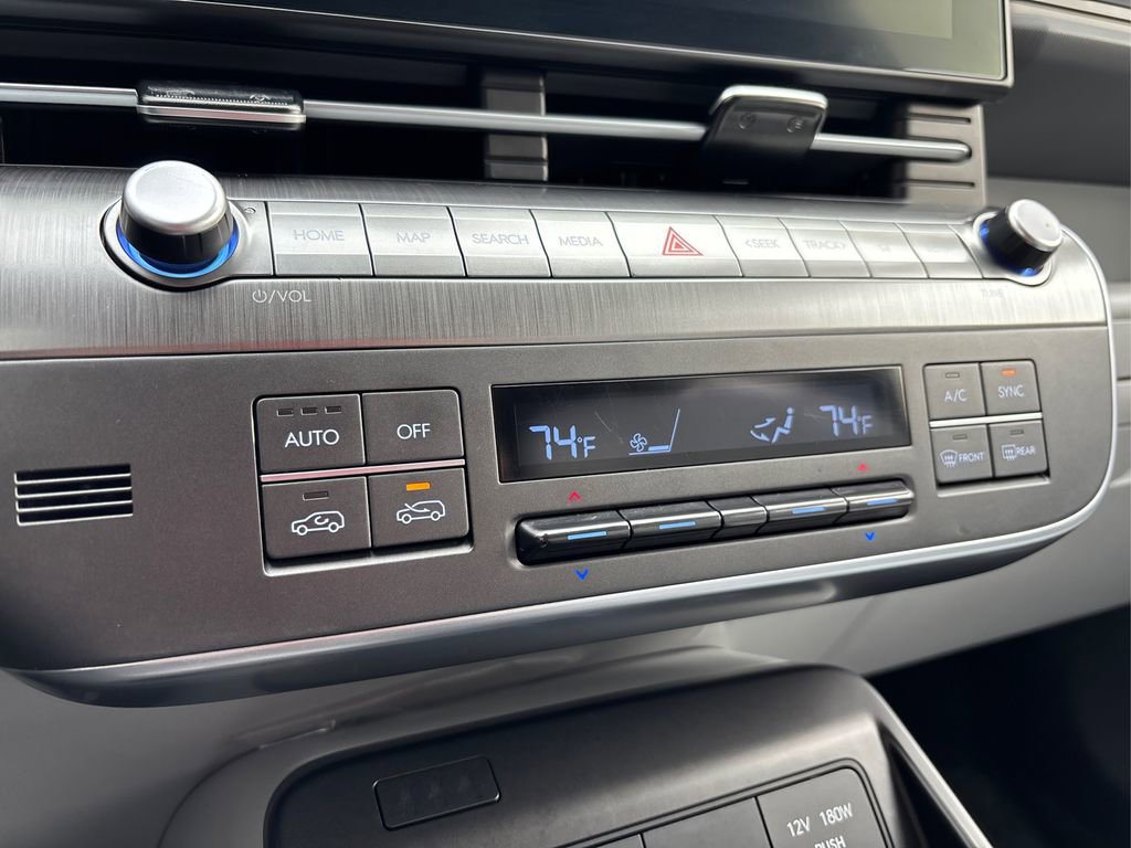 Used 2024 Hyundai Kona SEL w/ Convenience Package image 29