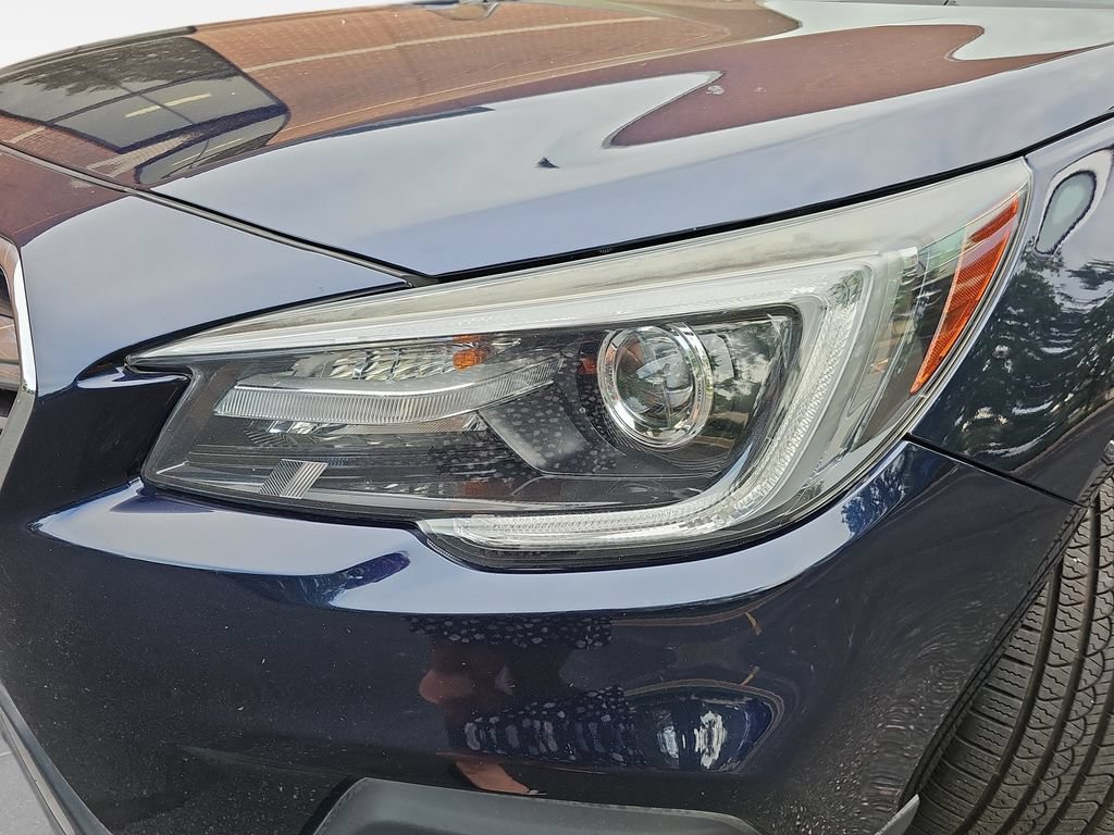 Used 2018 Subaru Outback 3.6R Touring w/ Popular Package #3 AWD/4WD image 32