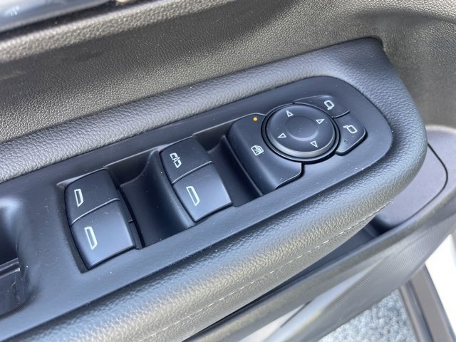 Used 2024 GMC Terrain SLE image 10
