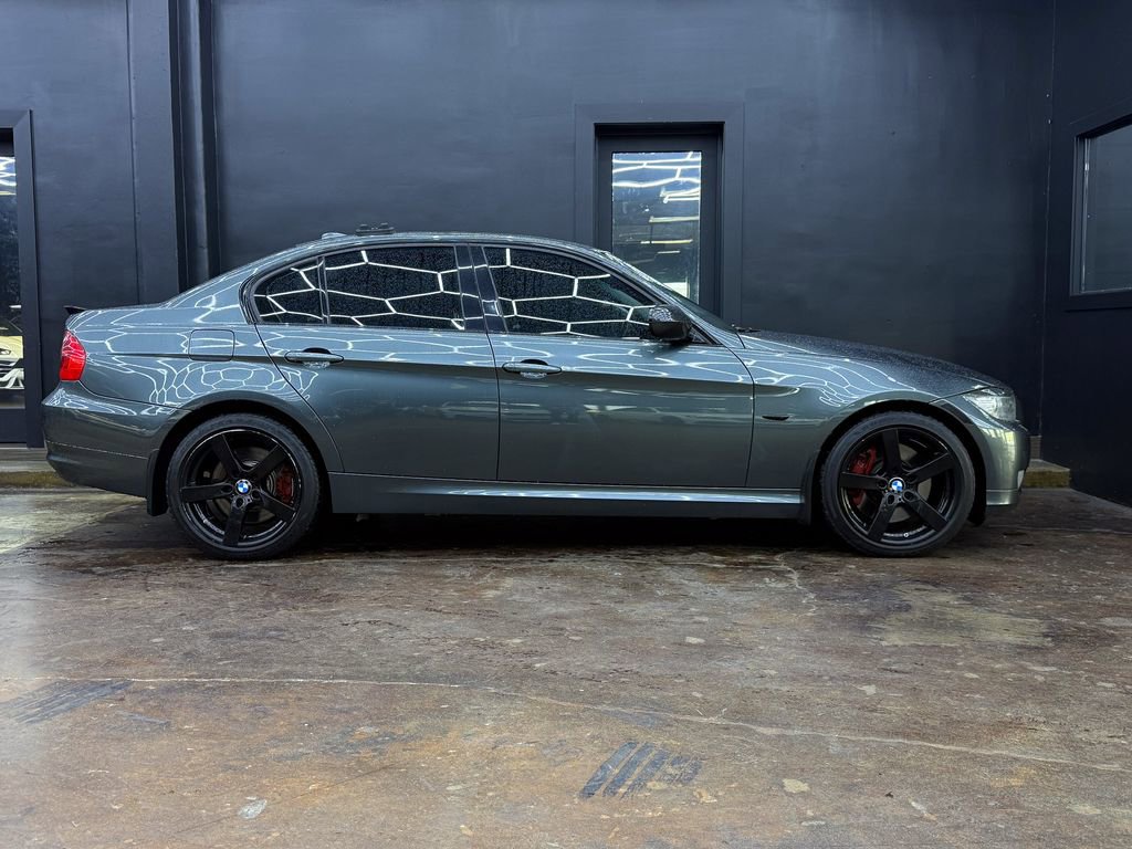 Used 2011 BMW 335i xDrive Sedan image 9