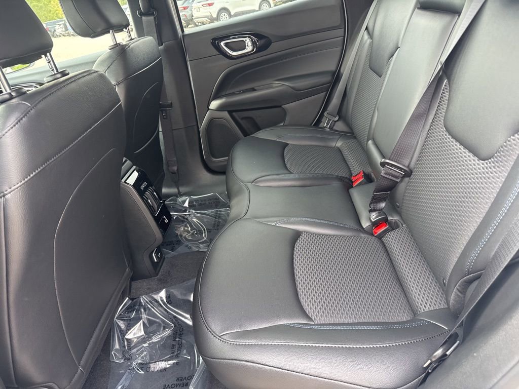 New 2026 Jeep Compass Latitude image 18