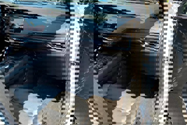 Used 2023 Cadillac XT4 Sport w/ Cold Weather Package image 16