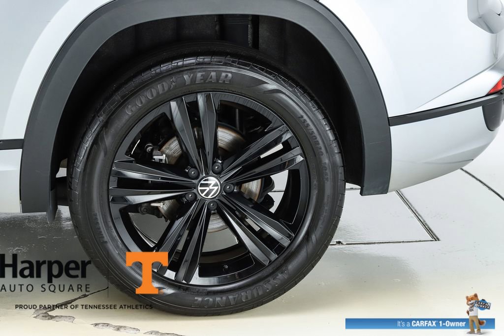 Used 2023 Volkswagen Atlas Cross Sport SEL R-Line image 45