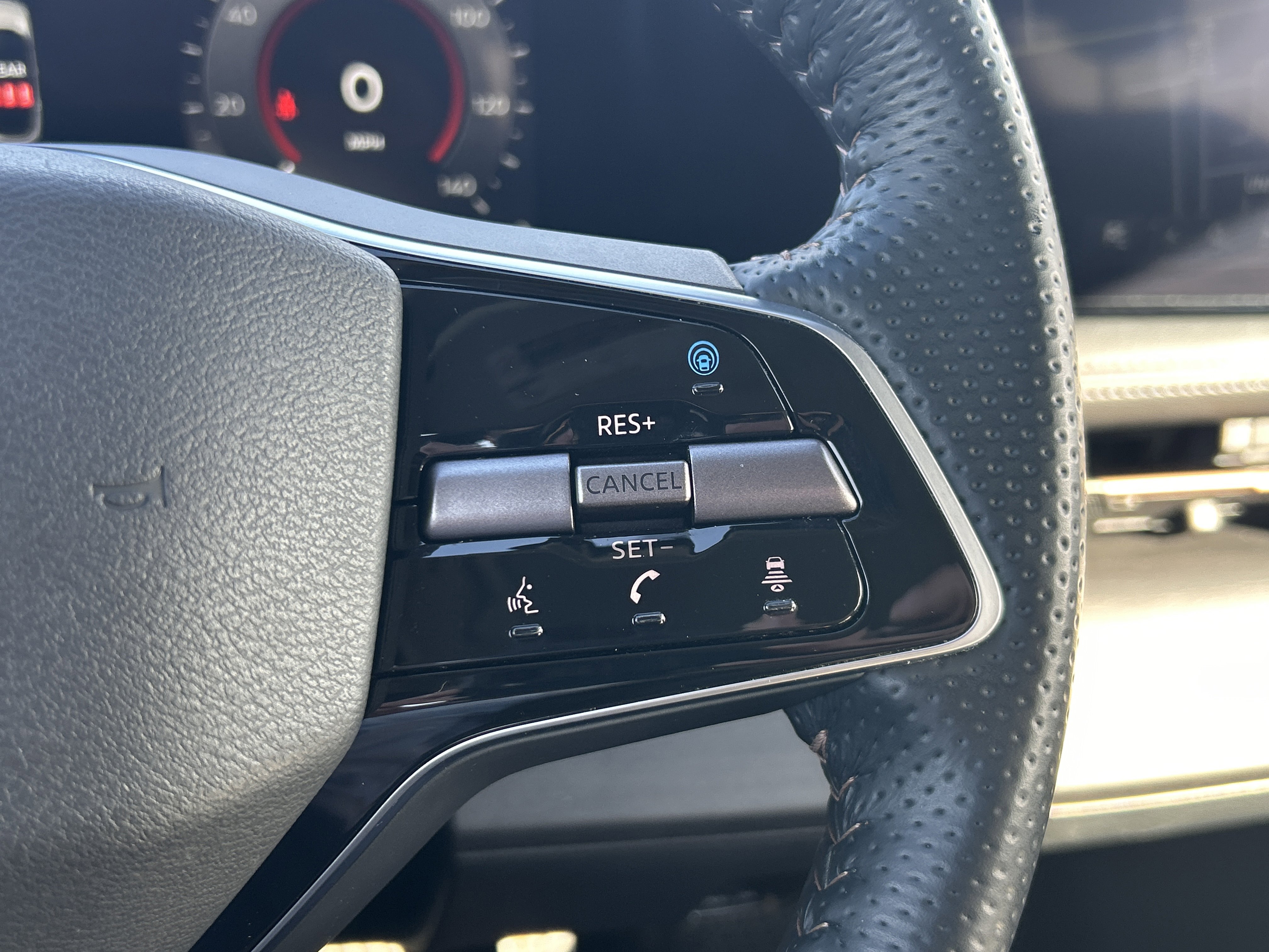 Used 2023 Nissan Ariya FWD image 21