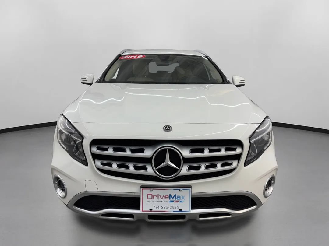 Used 2019 Mercedes-Benz GLA 250 4MATIC image 2