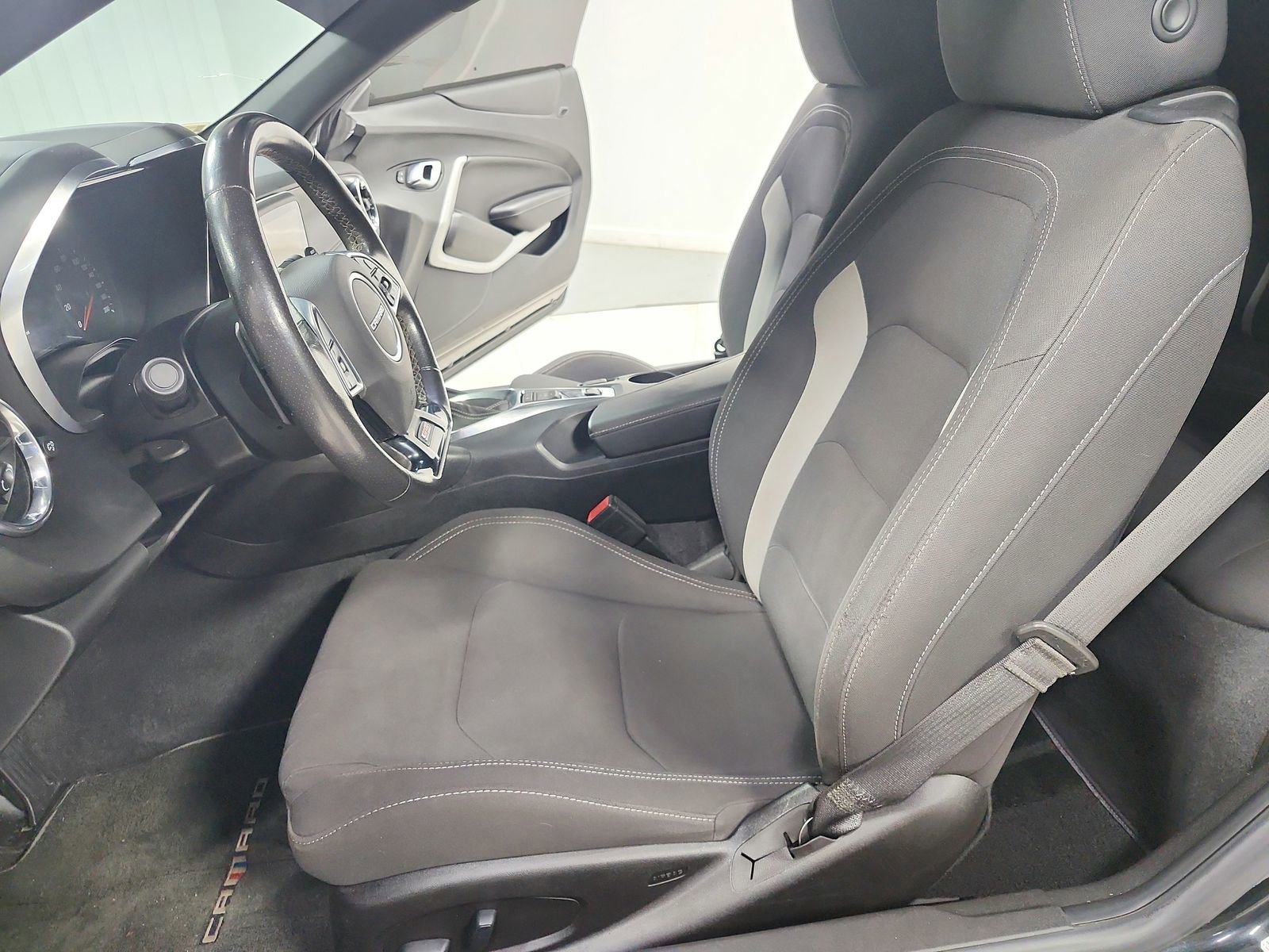 Used 2018 Chevrolet Camaro SS image 19