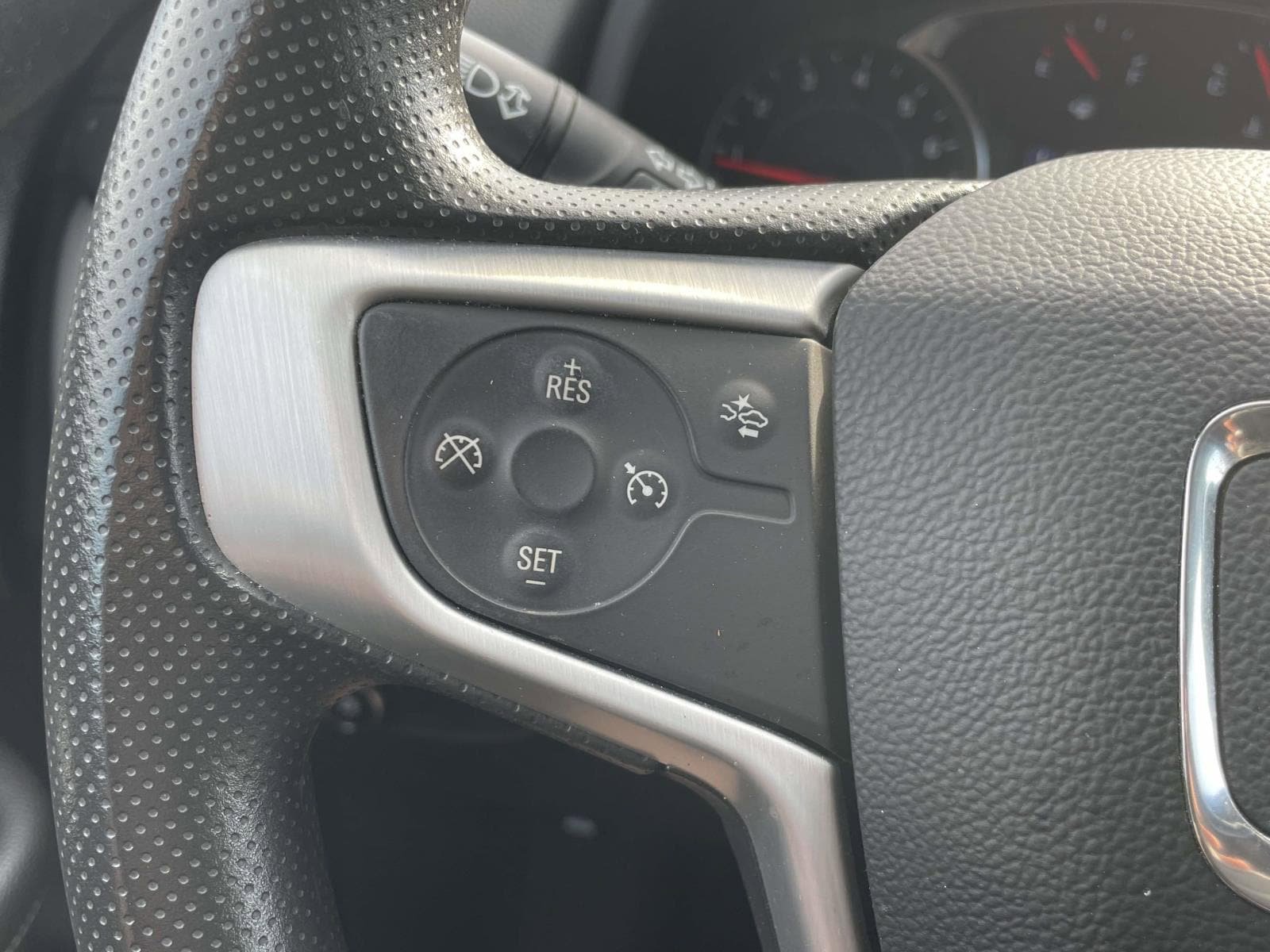 Used 2024 GMC Terrain SLE FWD image 22