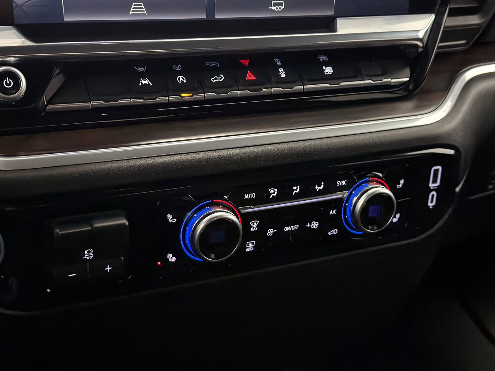 Used 2025 GMC Sierra 1500 SLT image 28