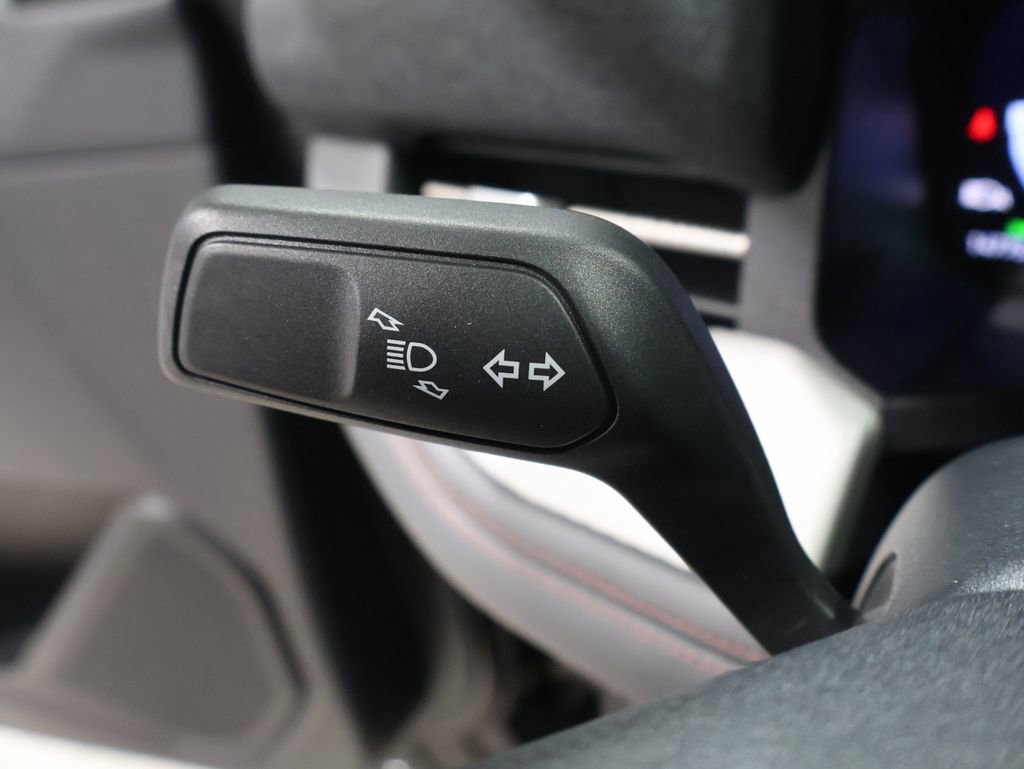 Used 2025 Ford Explorer Active image 37