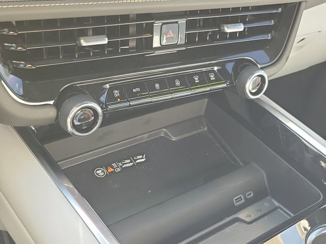 Certified 2025 Chevrolet Suburban Premier w/ Sun And Tow Package image 28