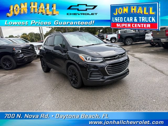 Used 2020 Chevrolet Trax LT w/ LT Convenience Package FWD image 1